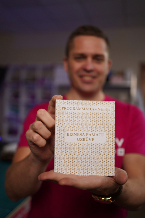 Gramatu-iespiesana-izgatavosana