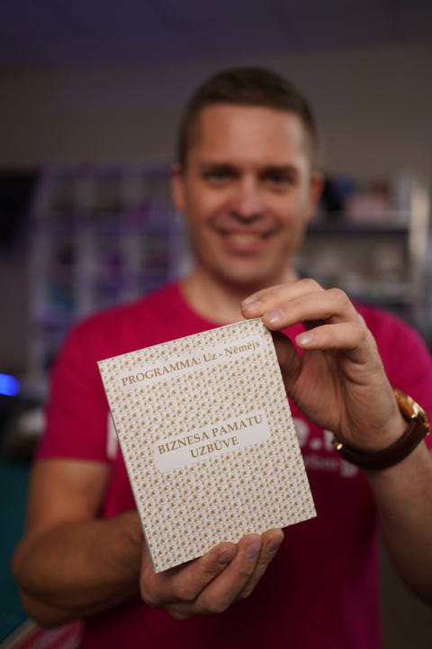 Gramatu-printesanas-cena