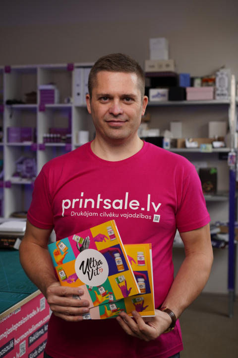 Krasainu-katalogu-druka