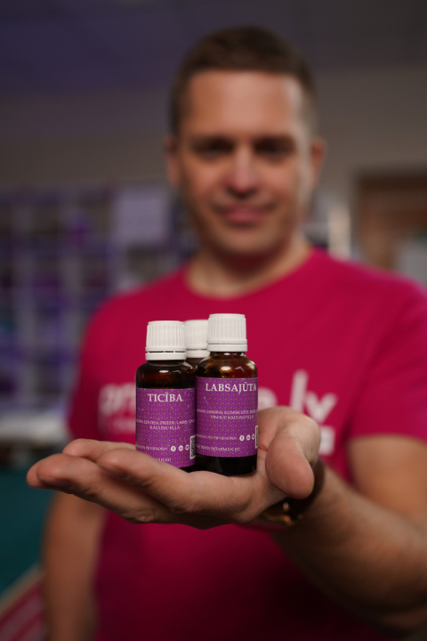 Pudelu-uzlimju-izgatavosana