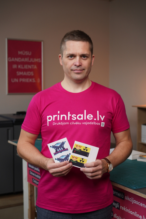 Uzlimes-izgatavosana-druka